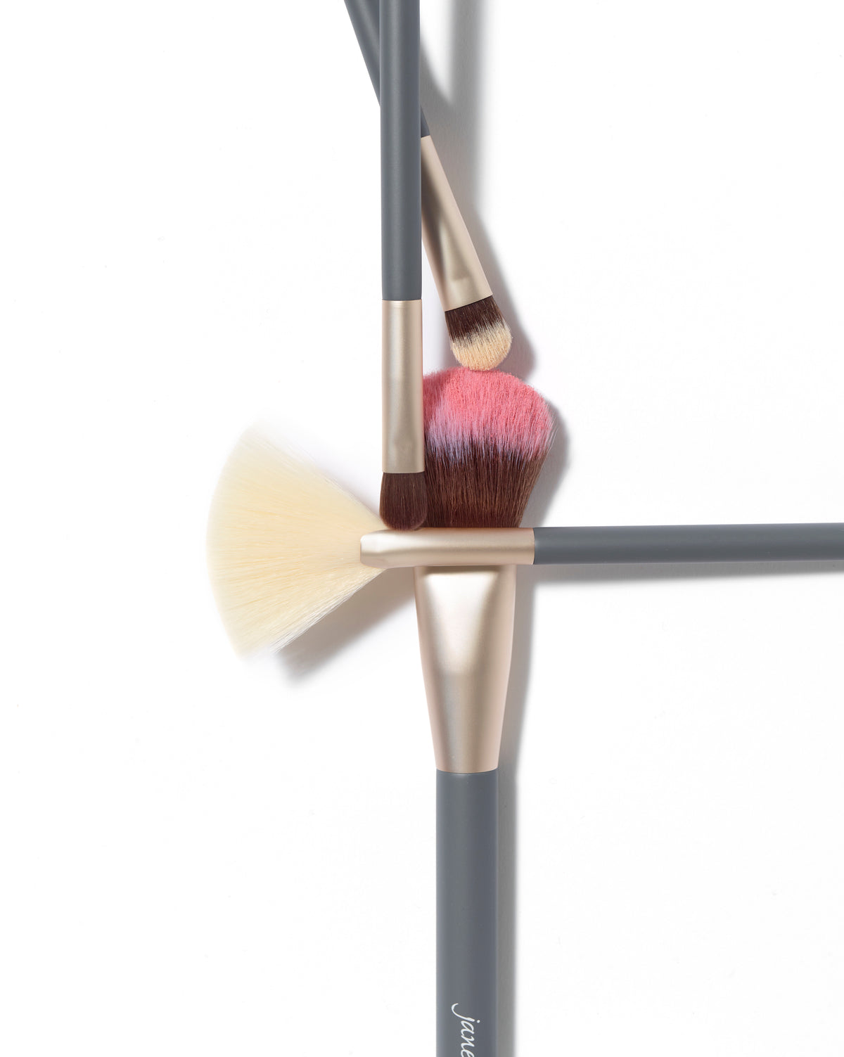 Sådan holder du dine makeupbørster rene og velplejet