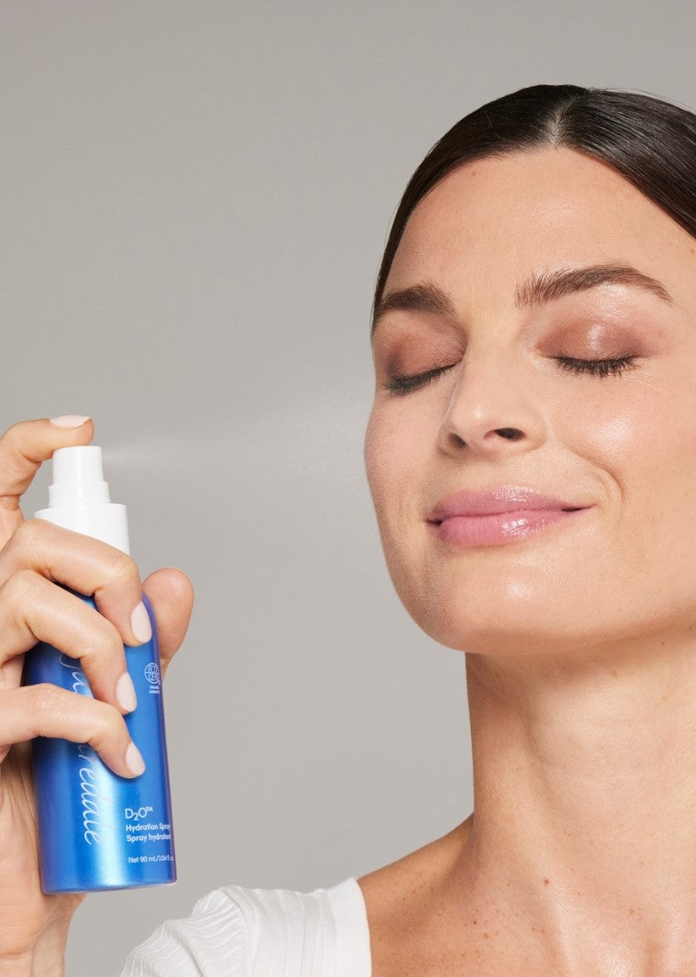 Hvorfor PurePressed Base med Hydration Spray er din nye favorit makeup base