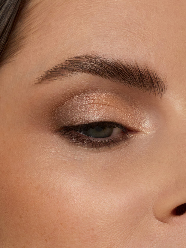 Skab dybde, glød og udtryk med øjenskygge