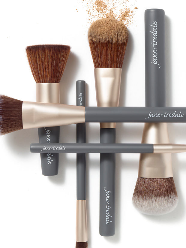 Sådan holder du dine makeupbørster rene og velplejet